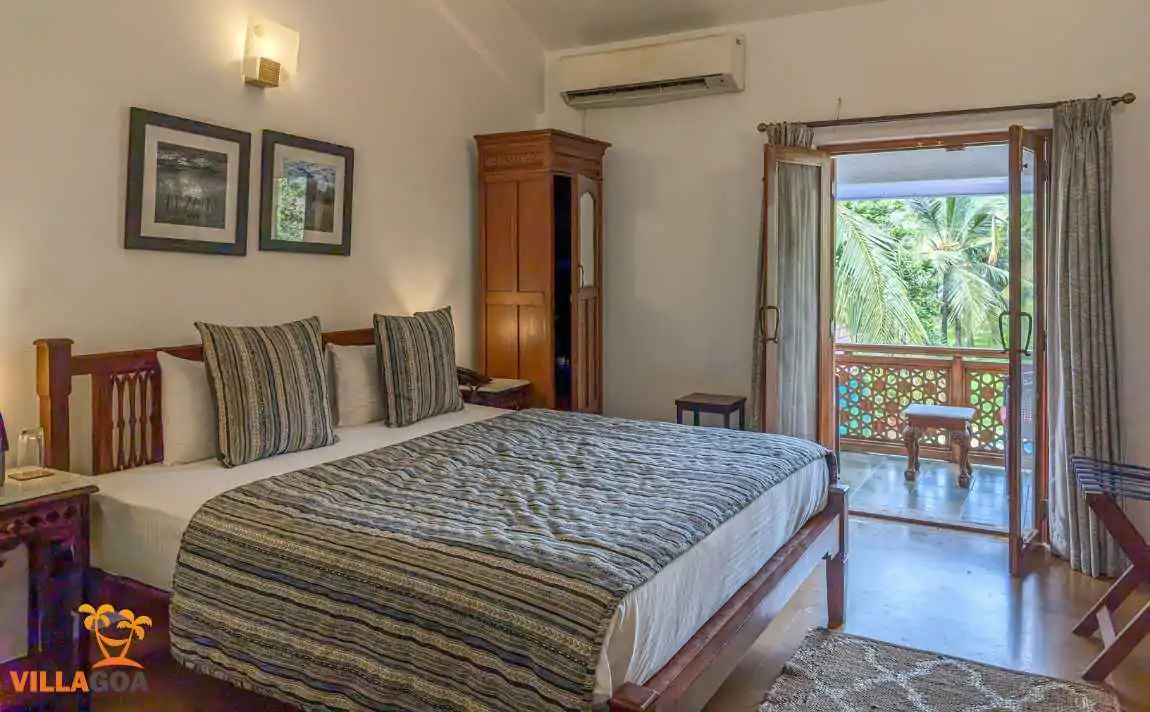 10 bedroom property on the beach